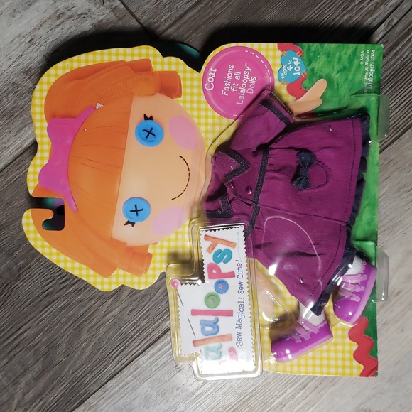 Lalaloopsy | Doll Clothes Bundle | 3 New Outfits - Party Dress, Coat & Overalls - Picture 3 of 5